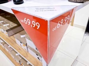narożnik z plexi na ladę sklepową