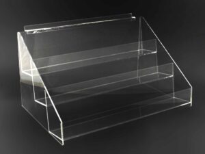 regał z plexi