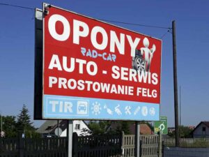 billboard sklepu samochodowego
