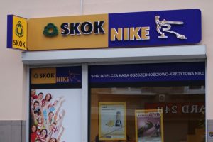 kaseton montowany na ścianie